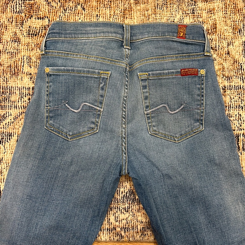 EUC 7 Seven For All Mankind Destroyed Ankle Gwenevere Jeans - Size 25